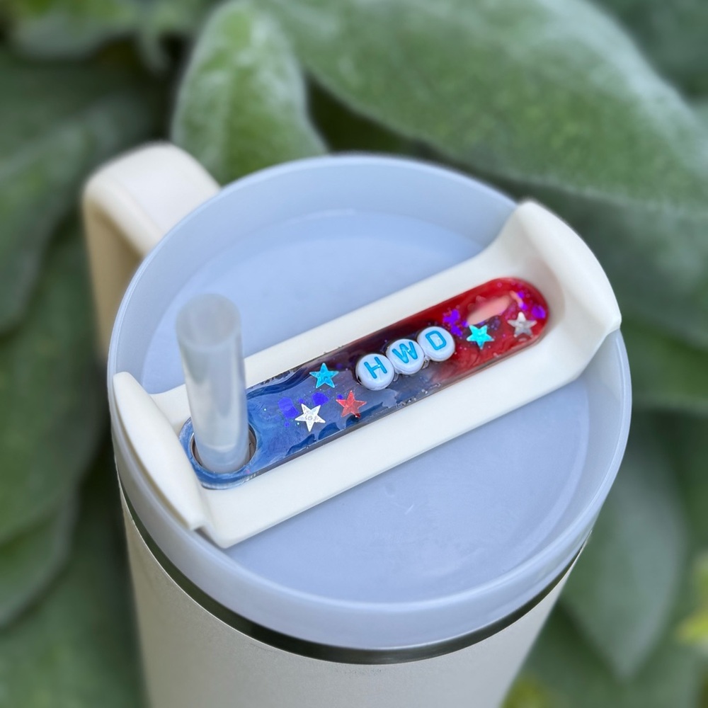 Customized Red and Blue Stanley straw name tag
